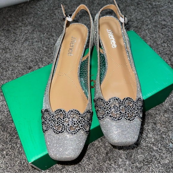 J. Renee Women's Faleece Pump Size 8.5M - Picture 4 of 8